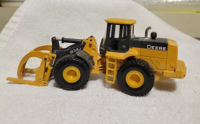 1:50 Ertl John Deere 824J Wheel Log Loader Diecast