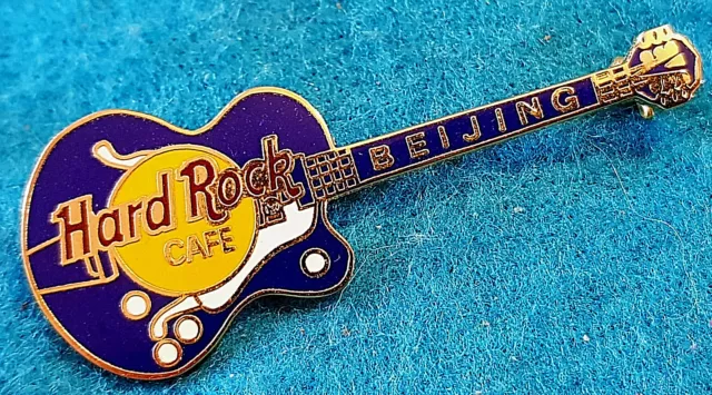 BEIJING CHINA CLASSIC DARK BLUE GIBSON BYRDLAND GUITAR Hard Rock Cafe PIN