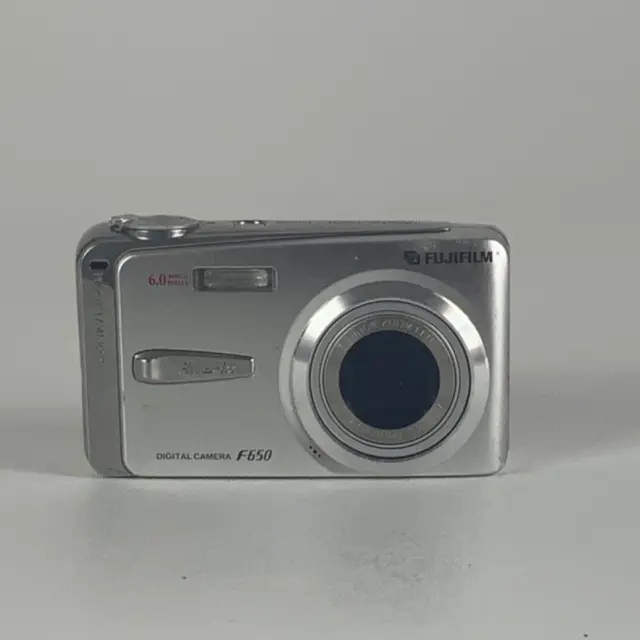 Fujifilm FinePix F Series F650 6.0MP Digital Camera - Silver -FOR PARTS ONLY-