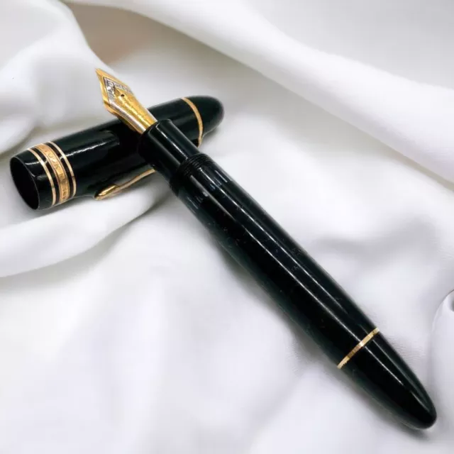 Montblanc Meisterstuck 149 Black & Gold 18C Fountain Pen