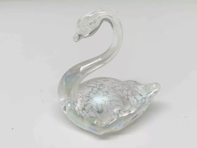 Glass Swan with pearly water effect