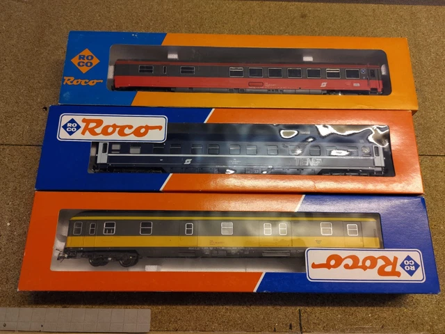JOUEF TRAIN ÉLECTRIQUE HO Lot 4 wagons-citernes Total Esso Azur JOUEF TRAIN ÉLECTRIQUE HO Lot 4 wagons-citernes Total Esso Azur