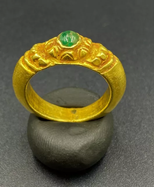 Ancient Gold Jewelry Ring South East Asian Art With beautiful Aventurine Jade