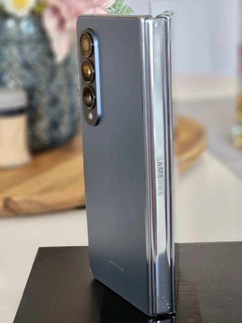 SAMSUNG GALAXY Z Fold4 SM-F936B - 256GB - GreyGreen (Unlocked 