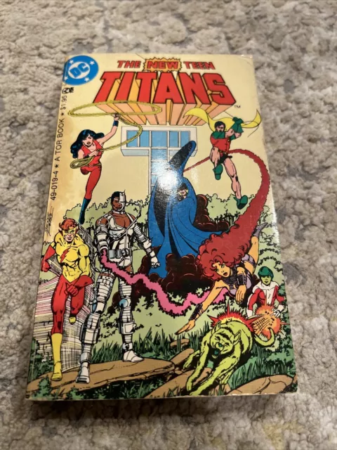 New Teen Titans TOR Paperback 1st edition (Oct. 1982) - Single owner Pre Owned