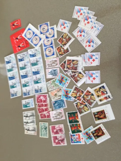 FRANCE lot de timbres avec surtaxe oblitere