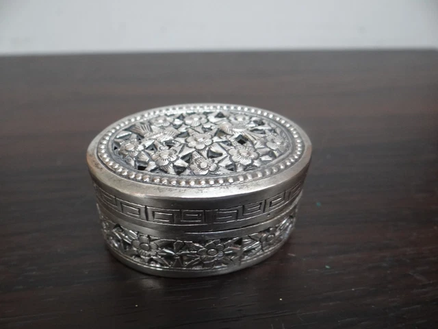 Petite Boîte à Pilules En Argent Ancien - Décor Floral, Dimensions 36 X 37 Mm