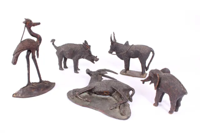 Lot de 5 bronzes animaliers - Afrique début 20ème - Phacochère, éléphant, zébu..