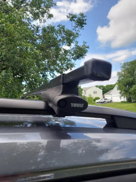 4 Thule 450 Crossroad Foot Packs With 5 Locks and 2 keys marked N105