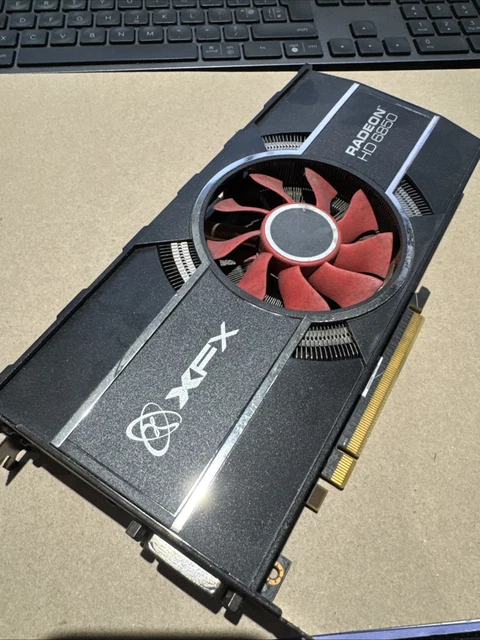 XFX Radeon HD 6850 (1024 MB) (HD-685X-ZNFC) Graphics Card