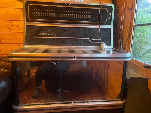 Wurlitzer Juke Box needs attention Wurlitzer Juke Box needs attention