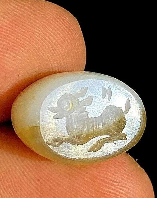 ágata antigua original y sello Dear intaglio cerca del sello rodante del este