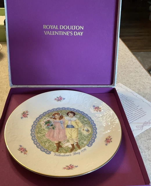 ROYAL DOULTON VALENTINES Day 1976 Collector Plate 8.25" Original Box