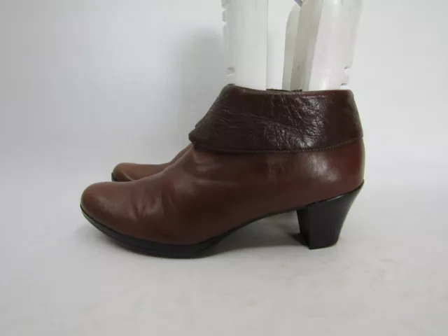 MUNRO Womens Sz 7 N Narrow Width Brown Leather Zip Ankle Fashion Boot Booties