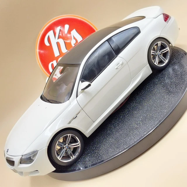 KYOSHO 1/18 BMW M6 Coupe E63 Alpine White Diecast model