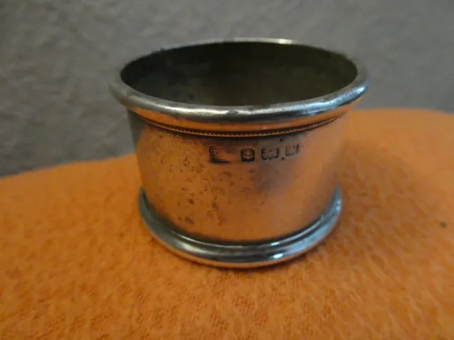 Antico sale argento massiccio rotondo (senza interno)
