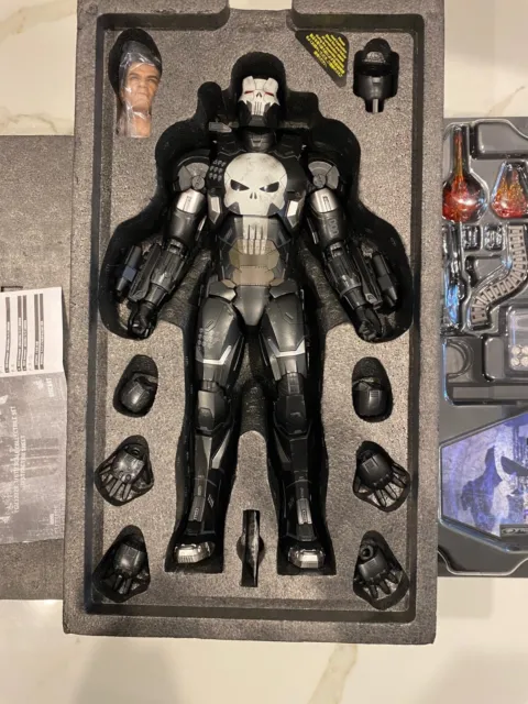 Hot Toys 1/6 Marvel The Punisher War Machine Armor Scale Figure VGM33 Used