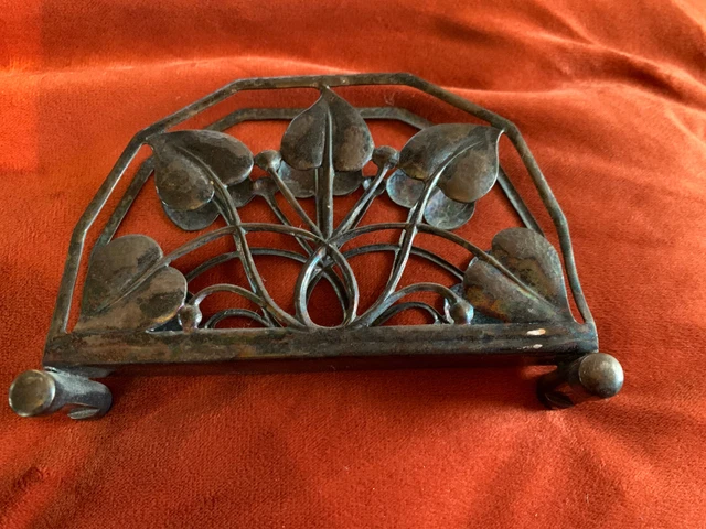 Antiker zierlicher Serviettenhalter Jugendstil Kupfe Antiker zierlicher Serviettenhalter Jugendstil Kupfe