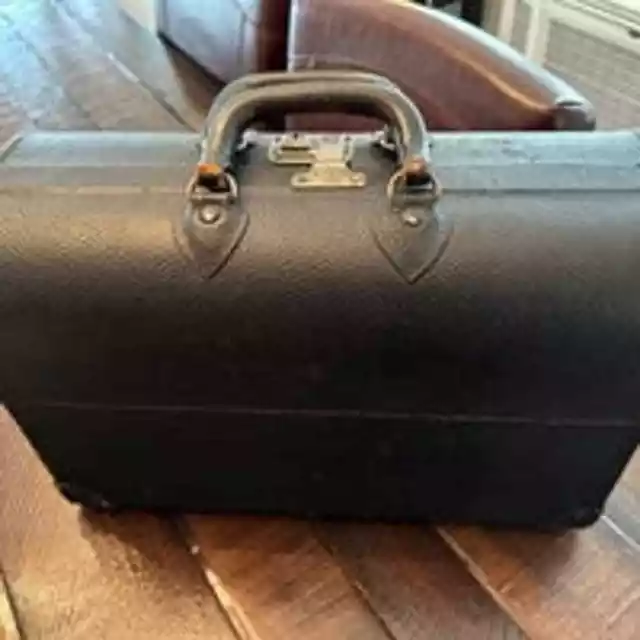 Antique! Incredible Doctor’s Bag / Medical Bag for Sale. Black.