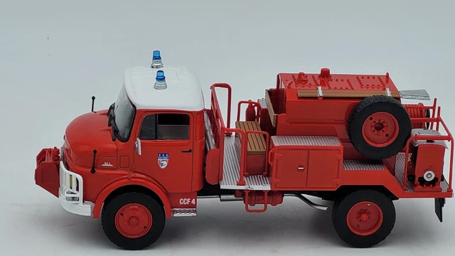 FOURGON POMPE TONNE Mercedes LP 1113 pompiers - 1/43 - Hachette EUR 17