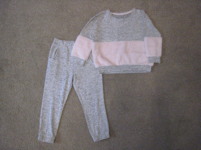 Brand New F&F Girls Knitted Hooded Top & Leggings 2 Piece Outfit Set - 3-4 Years
