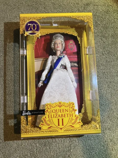 Barbie Signature Queen Elizabeth II Platinum Jubilee Doll RARE