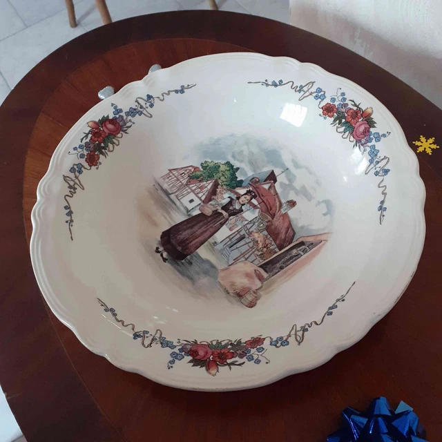 Grand plat Sarreguemines OBERNAI signé Loux