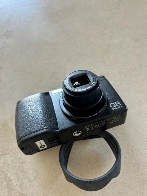 Ricoh GR Digital 8.1MP Point and Shoot NEAR MINT  CONDITION 3