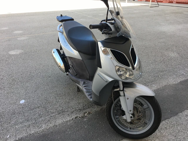 Scooter Aprilia Sportcity 250 ie Scooter Aprilia Sportcity 250 ie