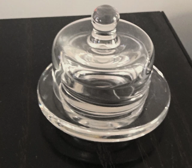Belle petite cloche , clochette de table en verre a décors de