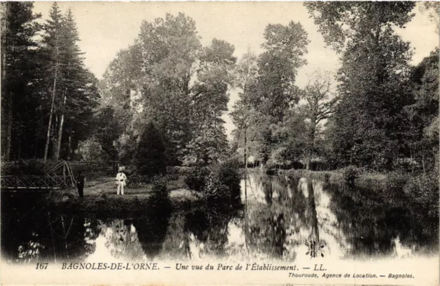 CPA BAGNOLES-de-l'ORNE - Une vue du Parc de l'établissement (355396)
