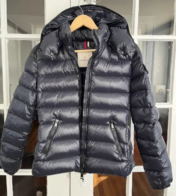 Moncler Bady Short Puffer Jacket in Navy Size 0 Womens