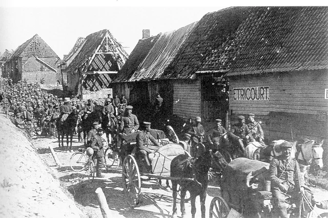 WW1 - War 14/18 - Germans enter Etricourt in March 1918