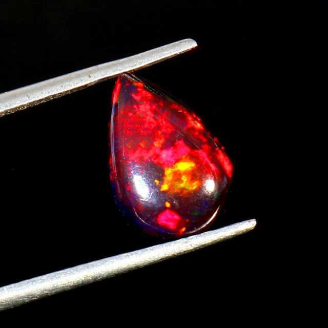 Cabochon Opale Noire Éthiopienne Naturelle Multi-Feu - Forme Poire Polie - 11x11x3 Mm - 2.30 Carats