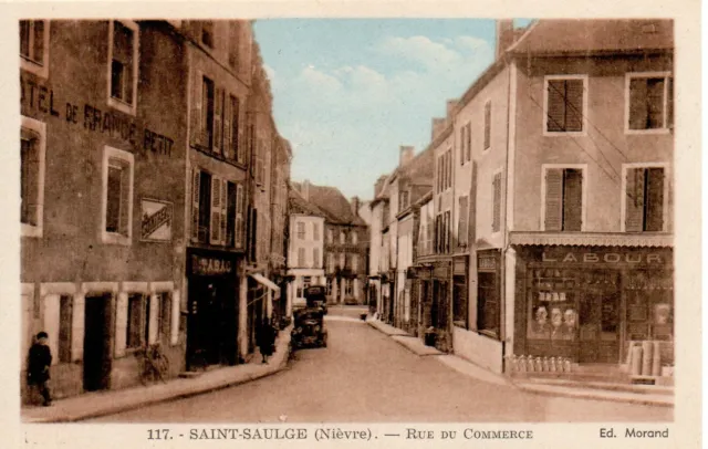 CPA de Saint-Saulge (58 Nièvre), Rue du Commerce, années 1920
