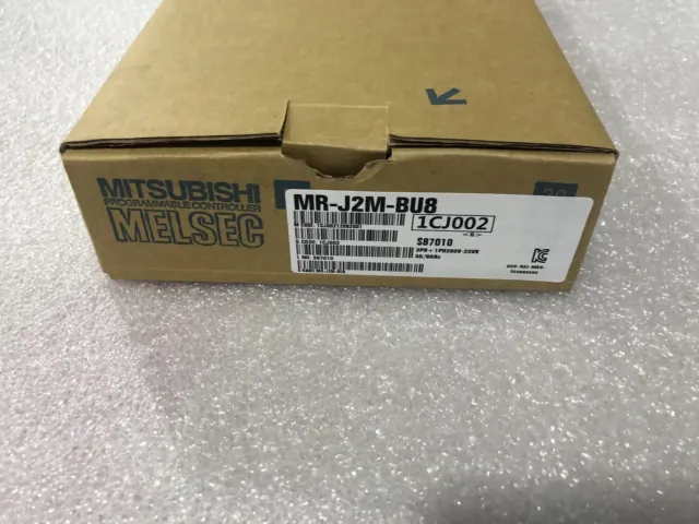 One New AC servo drive Mitsubishi MR-J2M-BU8 in box Free Shipping