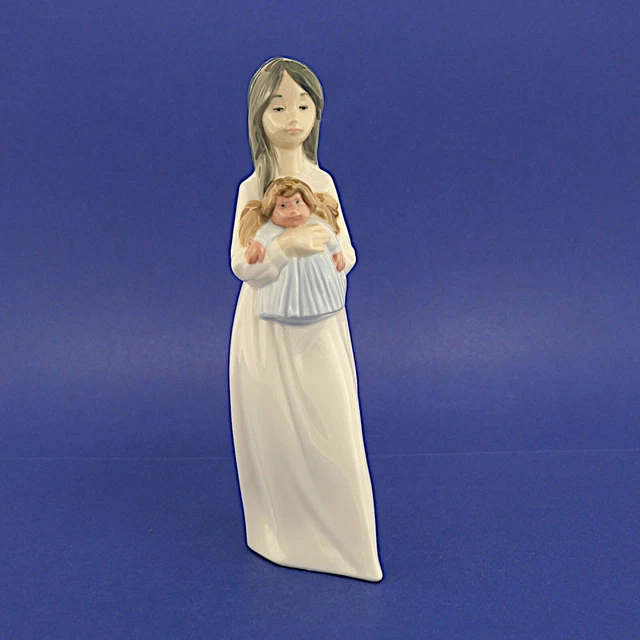 NAO PORCELAIN FIGURINE of Girl in Nightdress with a Doll UNBOXED