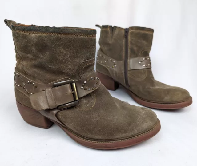 Josef Seibel sz 40/9 Toni Harness Ankle Boots Booties Taupe Suede Studded Buckle