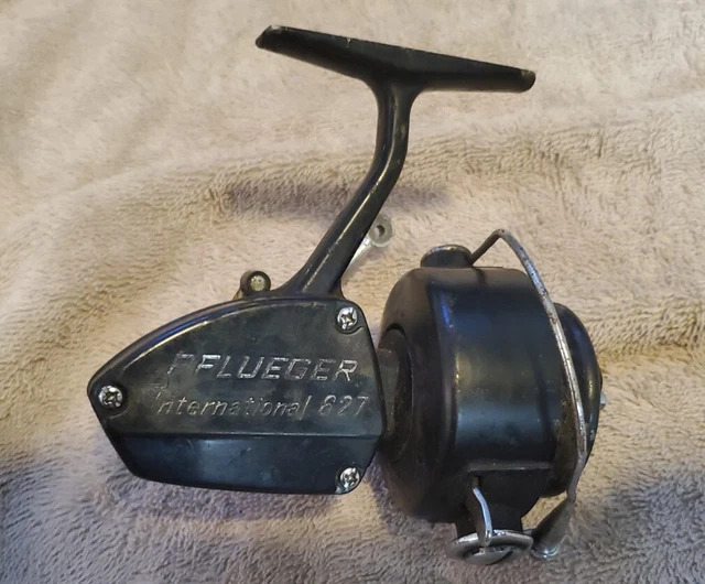 VINTAGE PFLUEGER INTERNATIONAL 627 Spinning Reel Fishing for parts 10.
