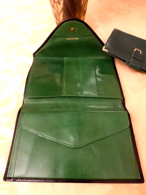 Portefeuille Lancel TBE cuir bicolore noir et vert.