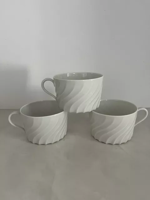 3 tasses à Thé Torse Blanc En Porcelaine Fine  De Haviland Limoges