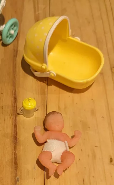 Alaska🌺🌿 on X: Zuru 5 suprise my mini baby yellow cradle https