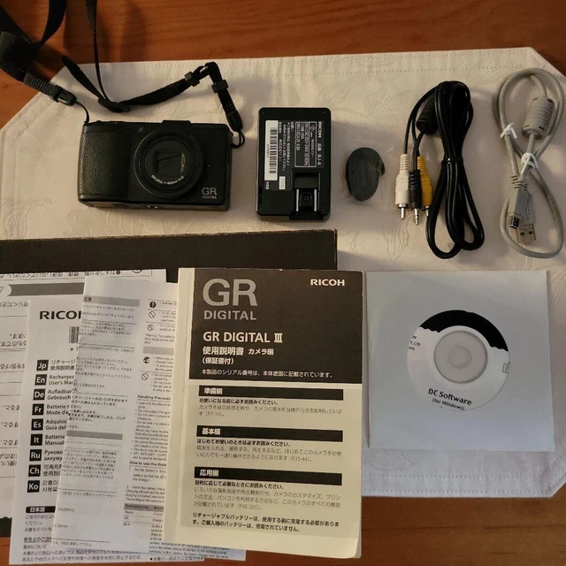 RICOH GR DIGITAL III Digital camera no SD card