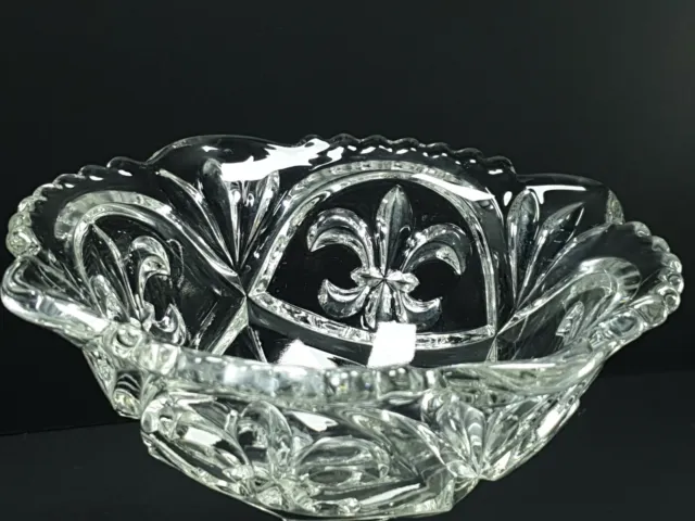 Beautiful Pressed Glass Footed Serving Bowl 6" 2