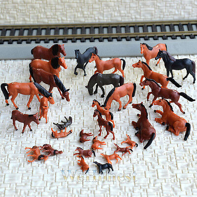 30 pcs HO painted Farm Animals Horses ( 15 different poses )