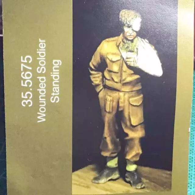 1:35 resin figure model Kit One soldier injured in WW II Unassembled Unpainted