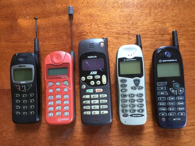OLD MOBILE PHONE Lot Of Nokia Motorola Bosch Alcatel Vintage GSM