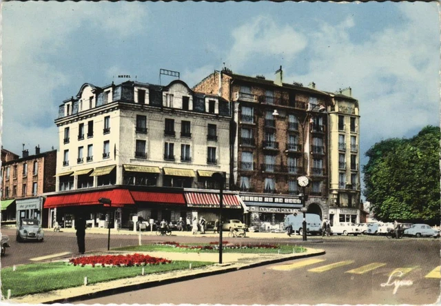 CPM Argenteuil Place de la Gare (20777)