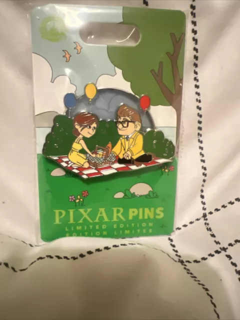 Disney Pixar pins “Limited Edition” Picnic In The Park Series: Up