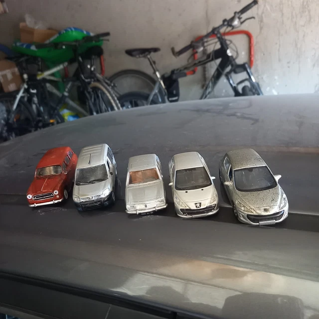 PEUGEOT DIVERS modeles et echelles lot de 4 modèles repeint et modifié